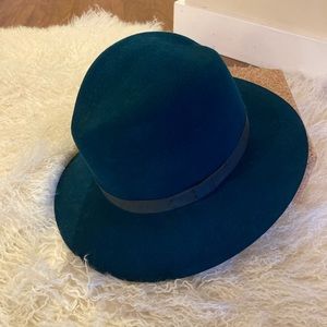 Rag & Bone fedora unique jewel toned electric blue with Blk ribbon detail. 🤩